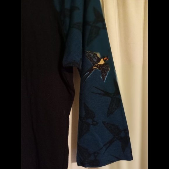 Lularoe long-sleeve T shirt M - Picture 2 of 2